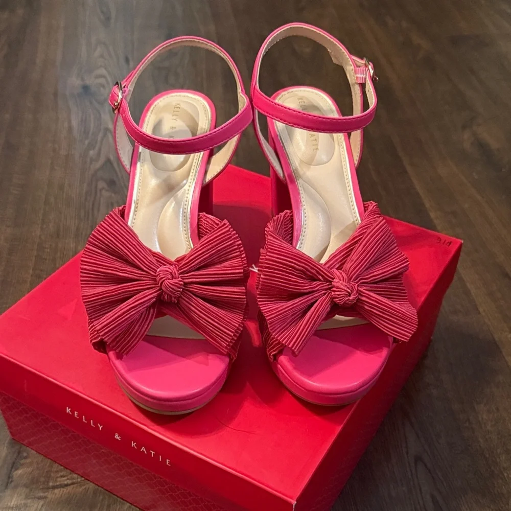 Kelly & Katie Vibrant Pink Block Heels - Picture 2 of 5